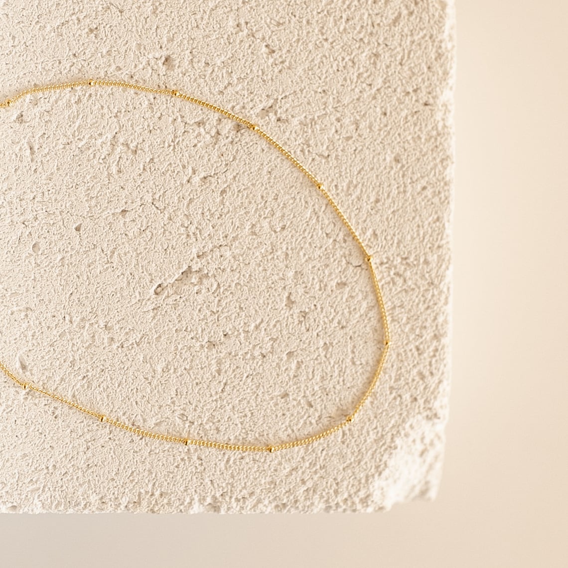 Satellite Armband - Zart gestaltetes minimalistisches Armband