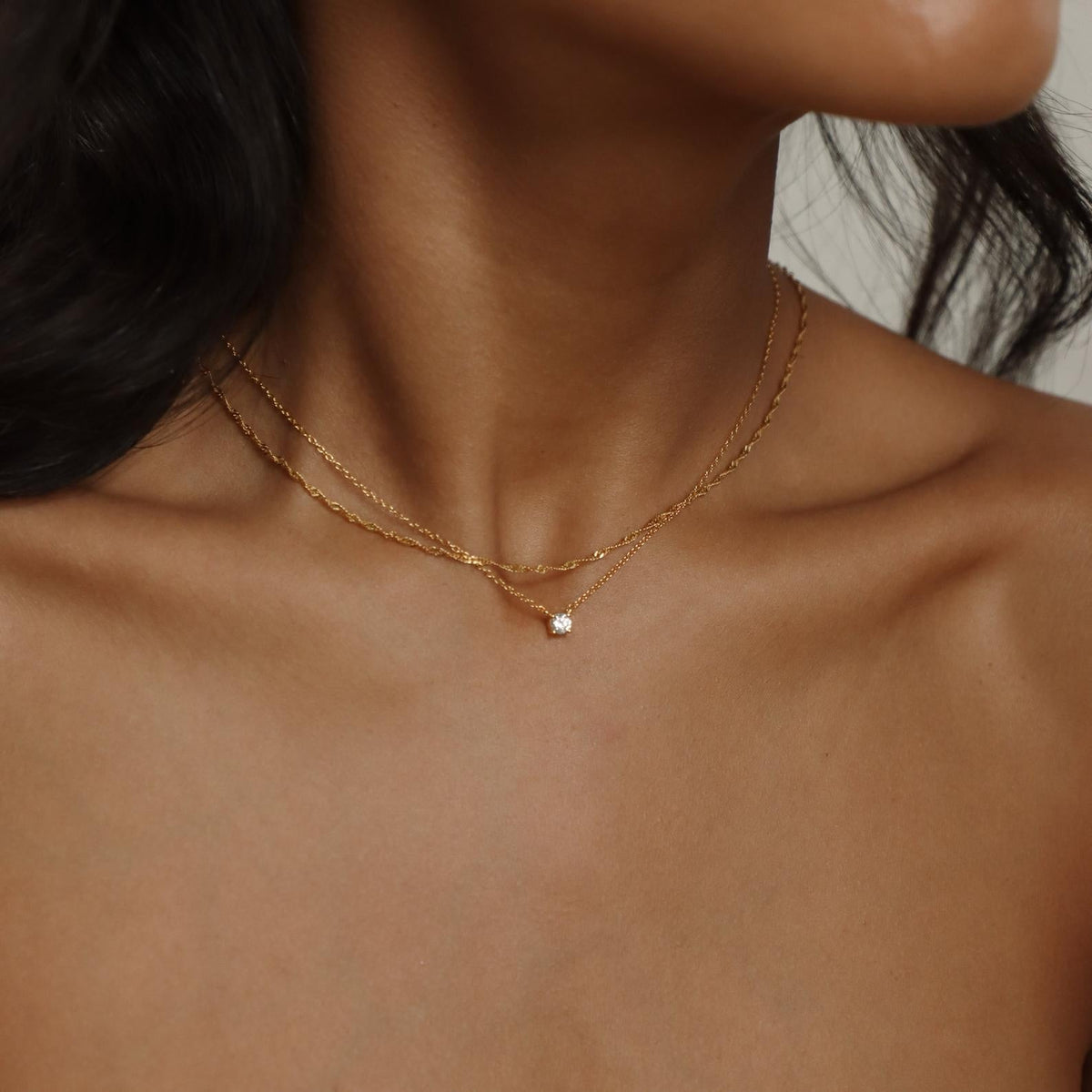 Elegantes Halsband mit glitzernden Details