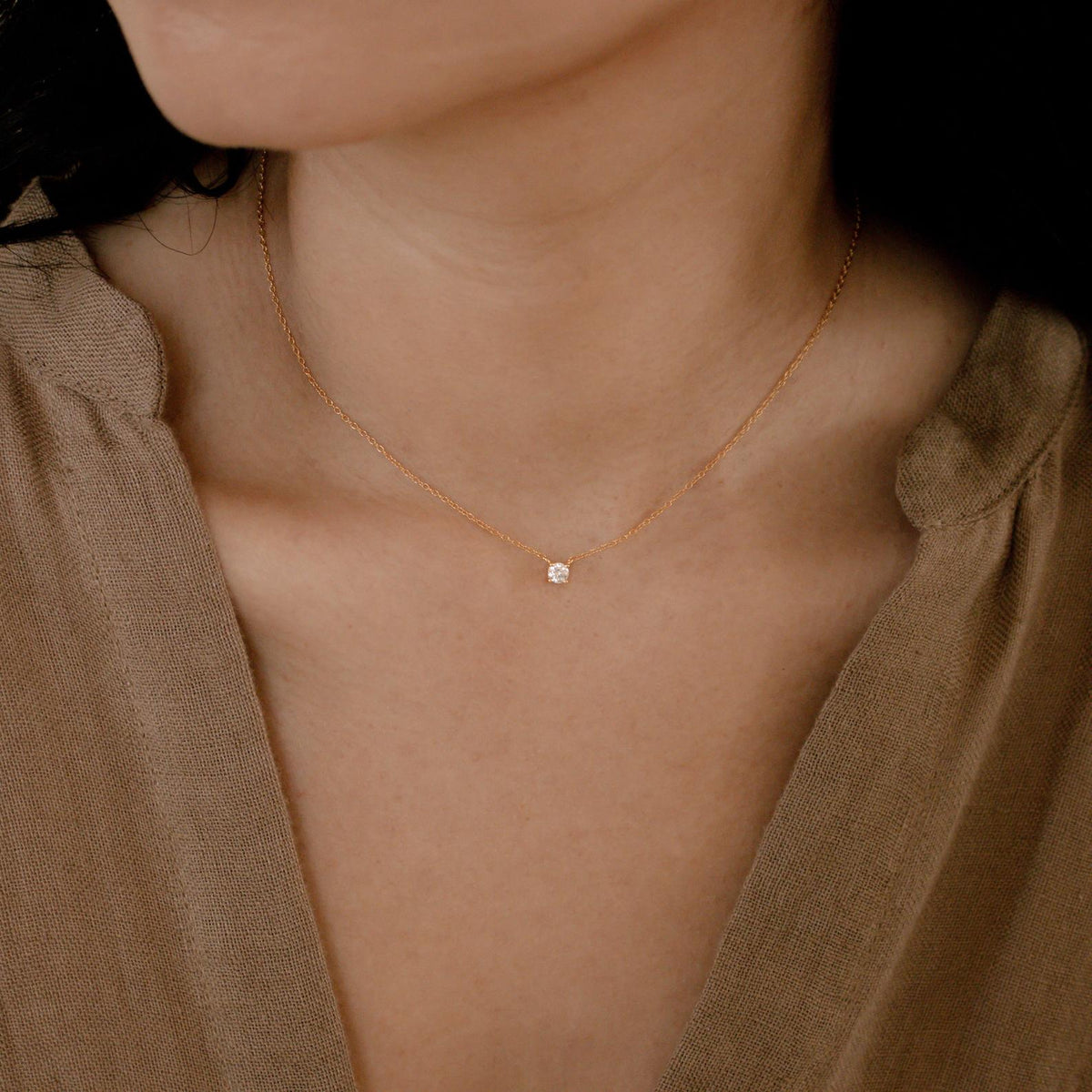 Elegantes Halsband mit glitzernden Details