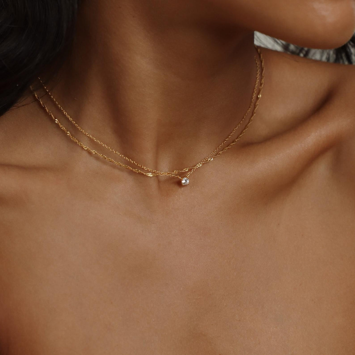 Elegantes Halsband mit glitzernden Details