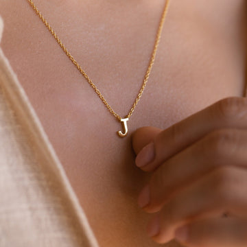 Elegantes Halsband mit Initialen - Modisches Halsband mit Buchstaben
