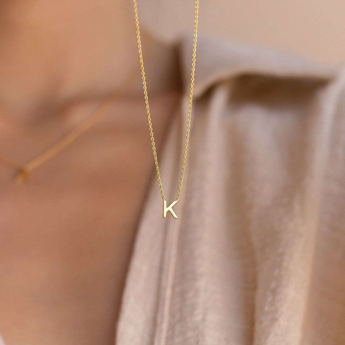 Elegantes Halsband mit Initialen - Modisches Halsband mit Buchstaben