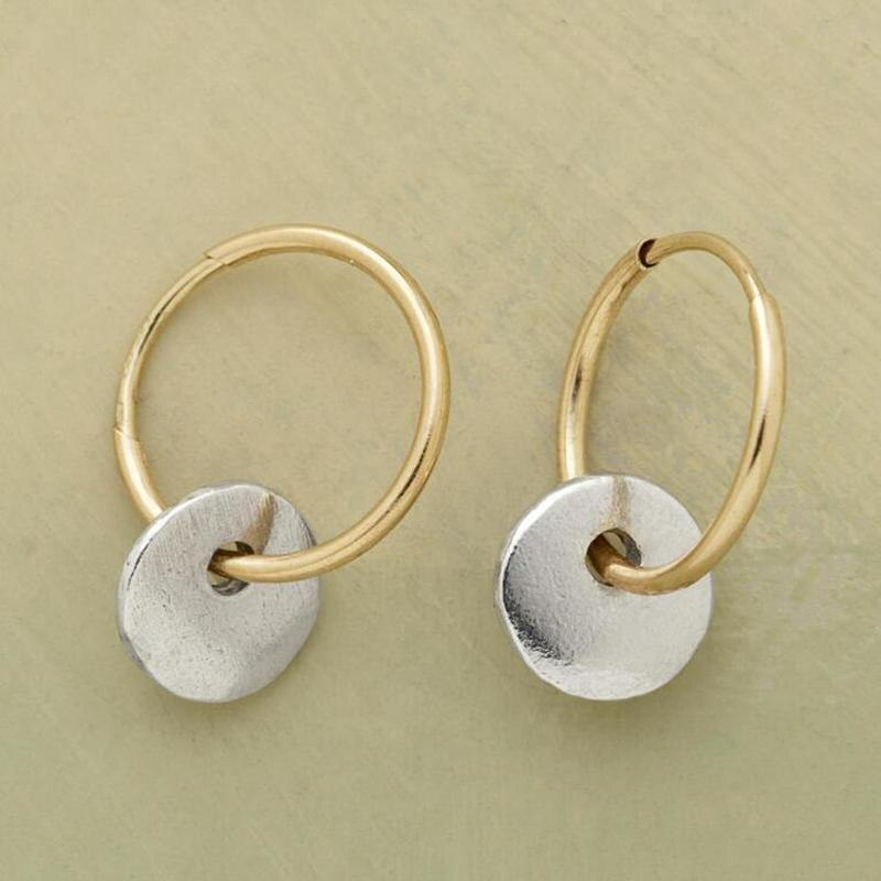 Seyna – Elegante Ohrringe mit goldenen und silbernen Ringen