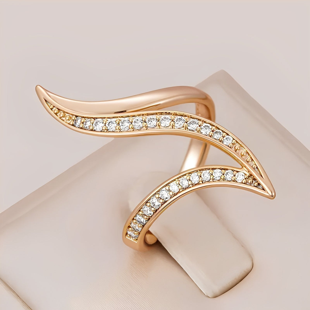 Brianna – Stilvoller Ring mit glitzernden Akzenten