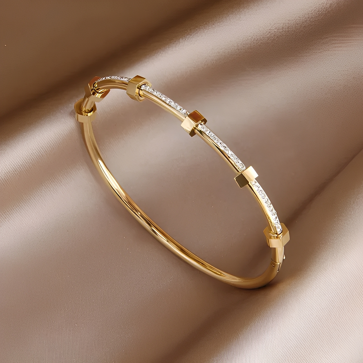 Amy – leuchtendes goldenes Armband