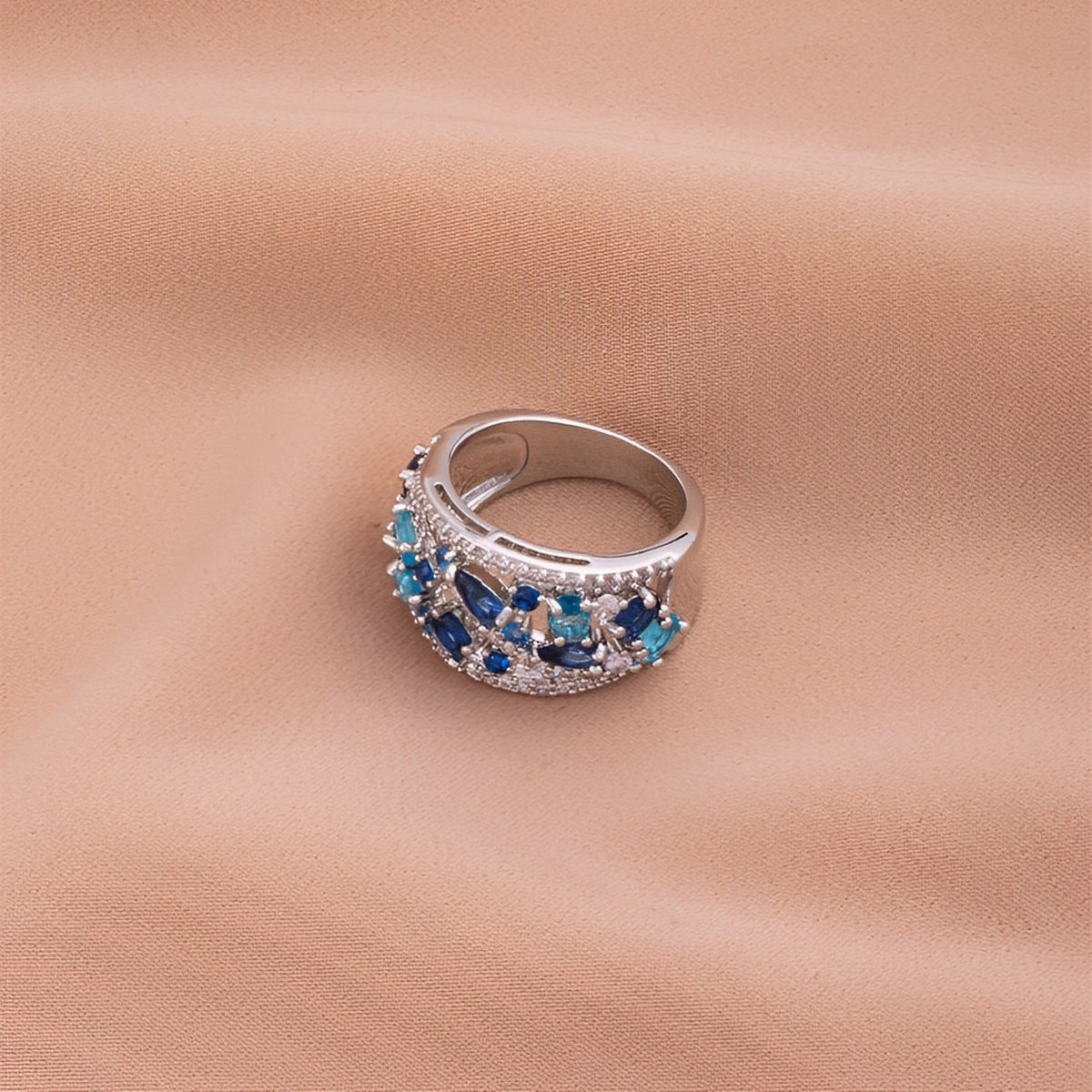 Julie – Vintage-Ring mit blauen Akzenten