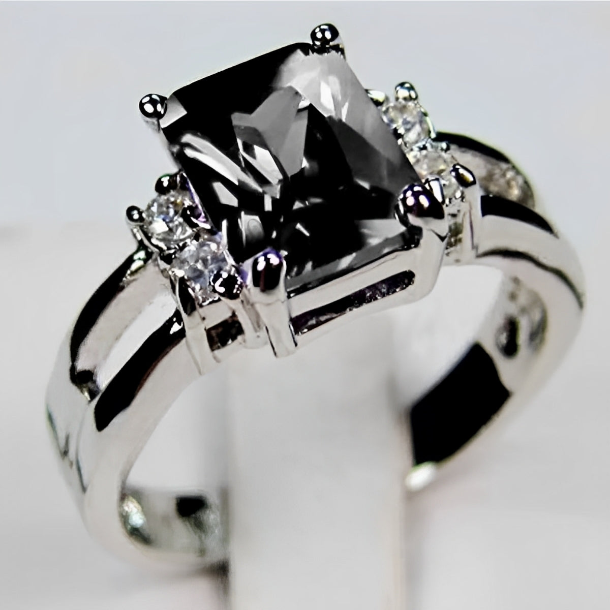 Ravenna – Vintage-Ring mit glanzvollem Onyx