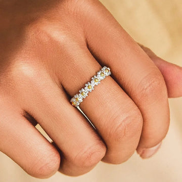 Dahliana – Margaritenring aus anpassbarem Silber und handbemaltem Emaille