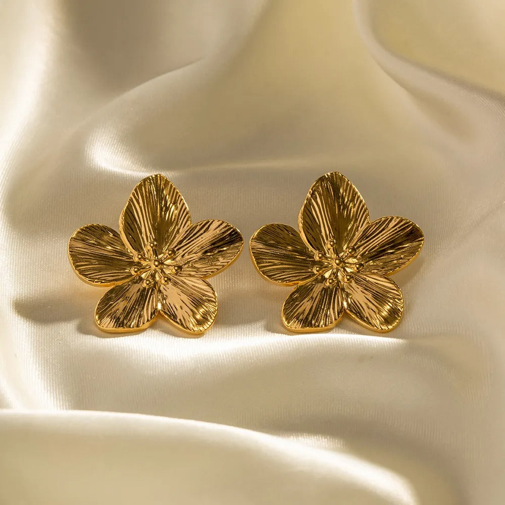 Rianne – Ohrringe in Blumenform aus Gold