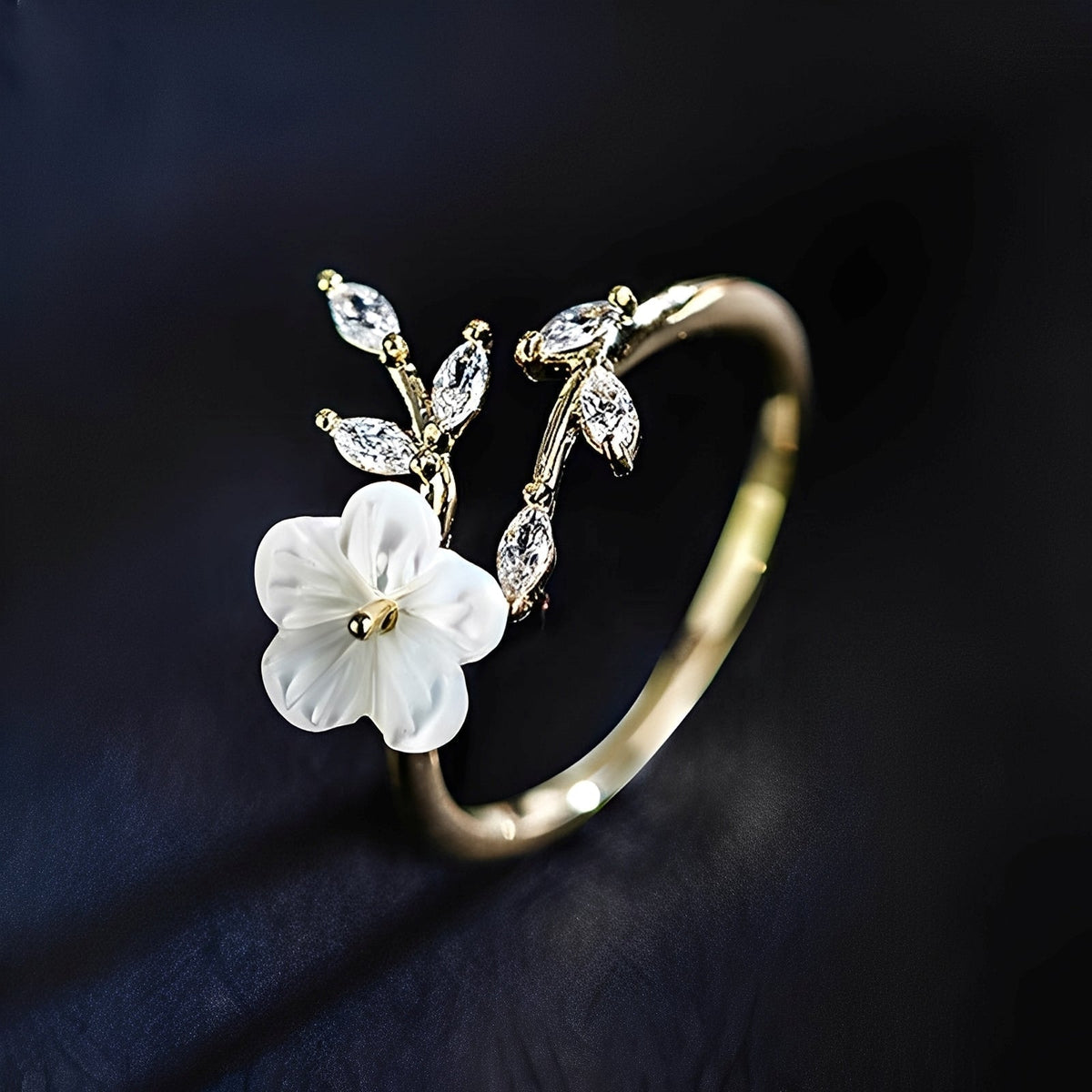 Mayla – Ring mit weißen Blumen
