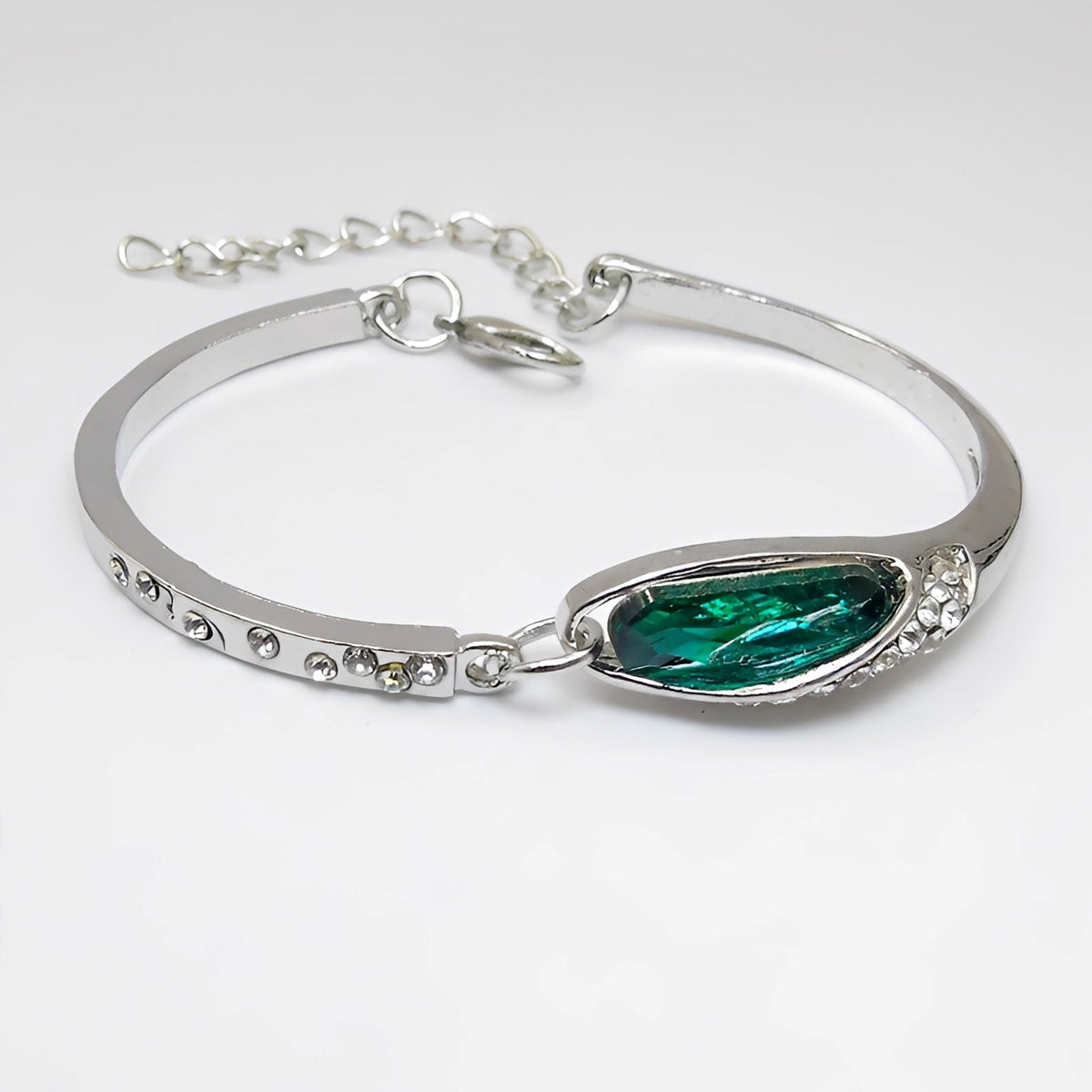 Miku – Elegantes Armband geschmückt mit Saphiren