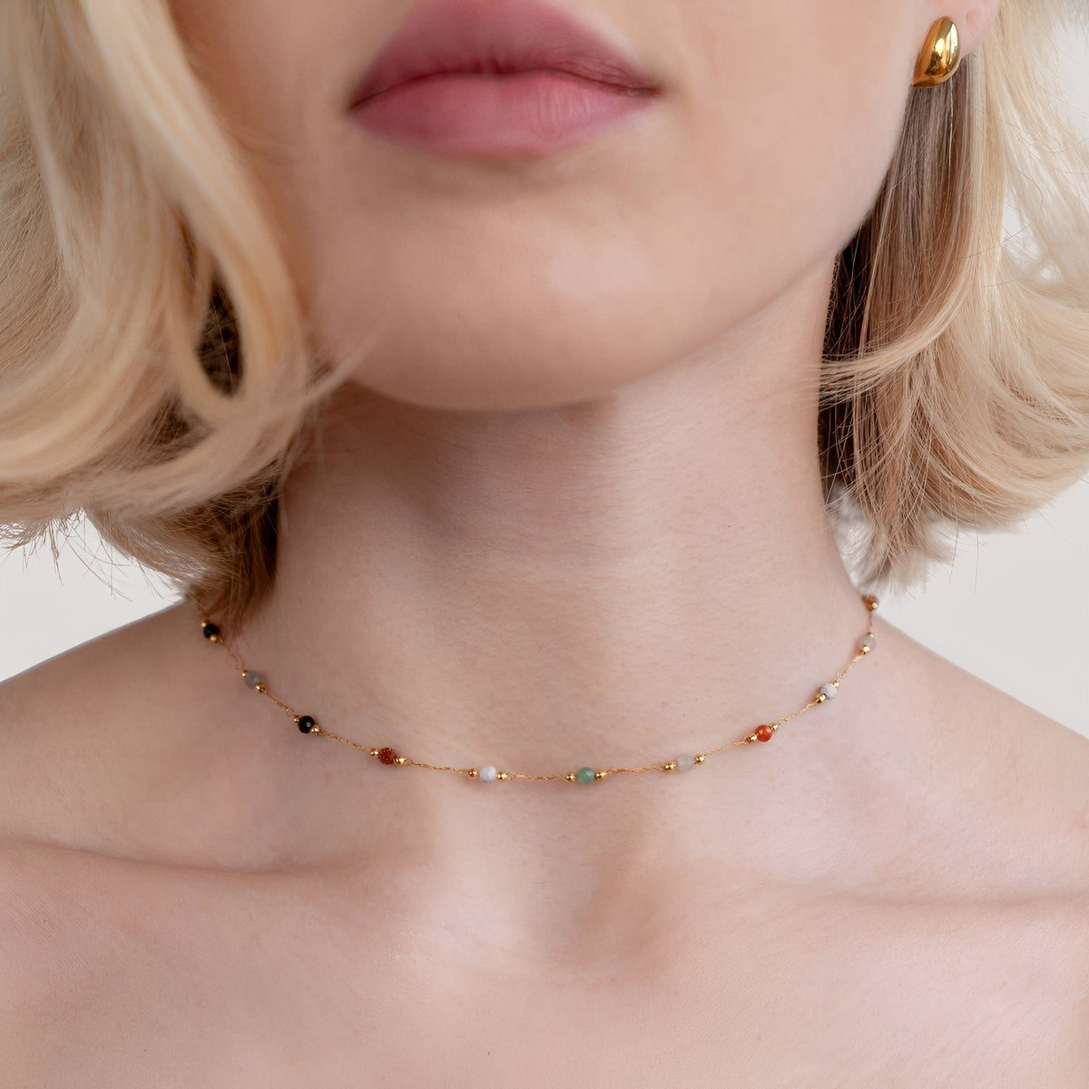 Malou – Halskette mit farbigen Gliedern und Perlen