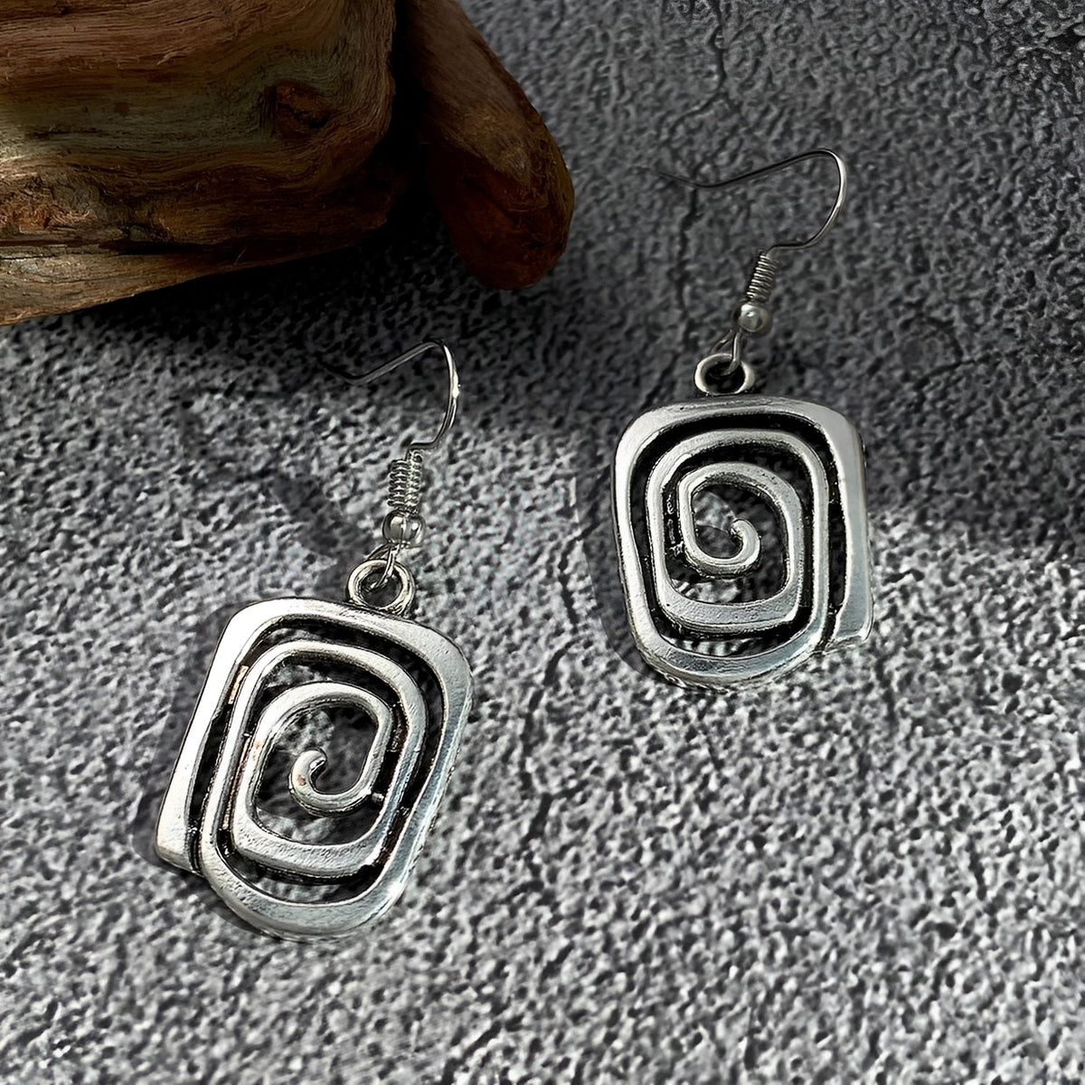 Kaia – Boho-Ohrringe in Silber mit Spiralmuster