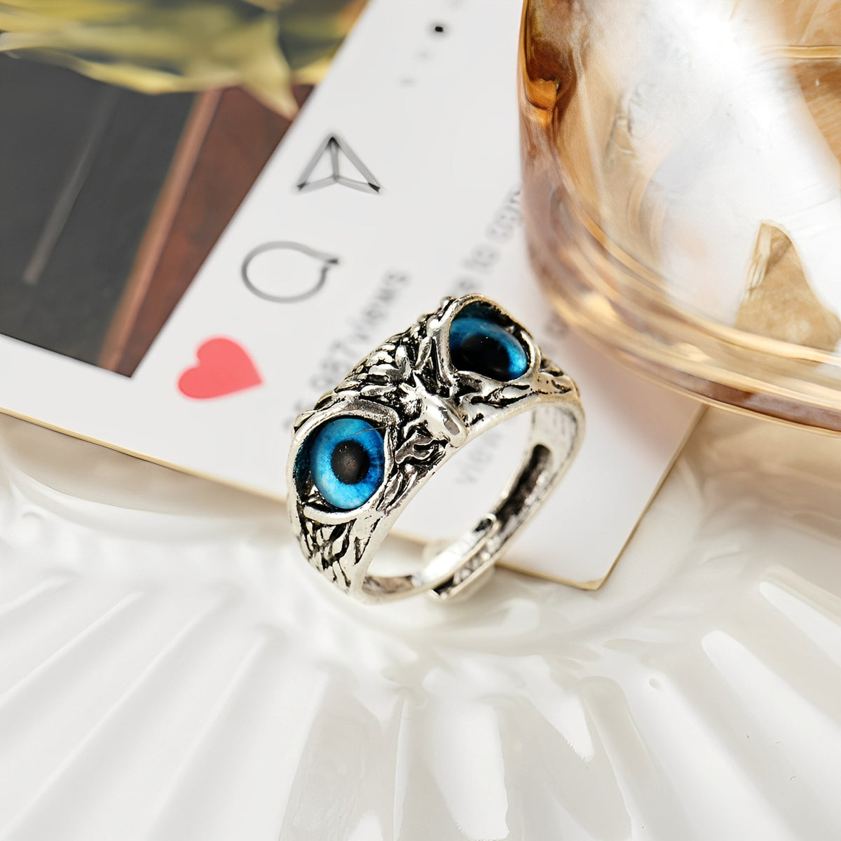 Niva – Verstellbarer Amulett-Ring in Silber mit Opal
