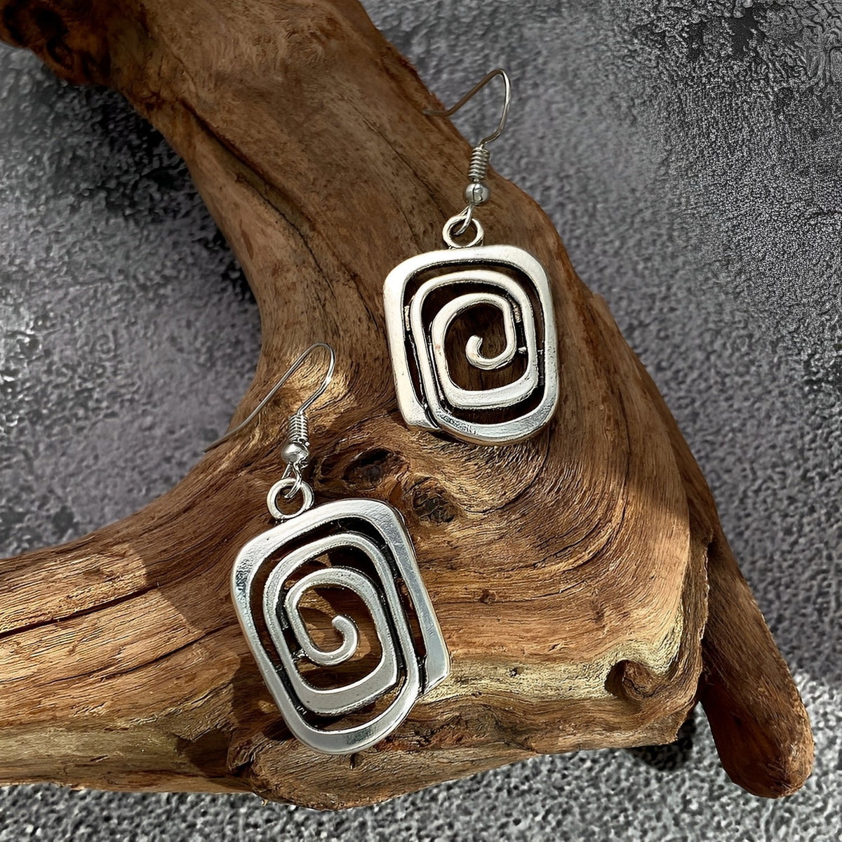 Kaia – Boho-Ohrringe in Silber mit Spiralmuster